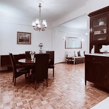 Vintage 2-Bedroom Apt In The Heart Of The City Athens Luaran gambar