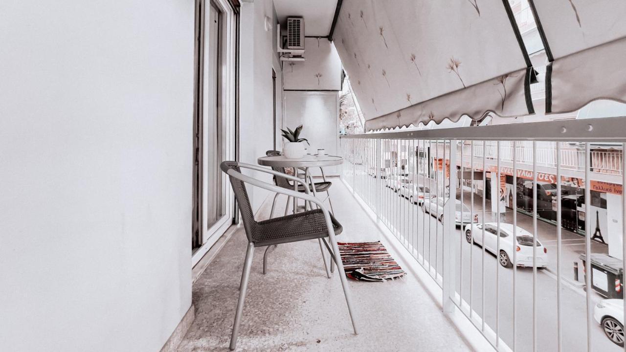 Vintage 2-Bedroom Apt In The Heart Of The City Athens Luaran gambar