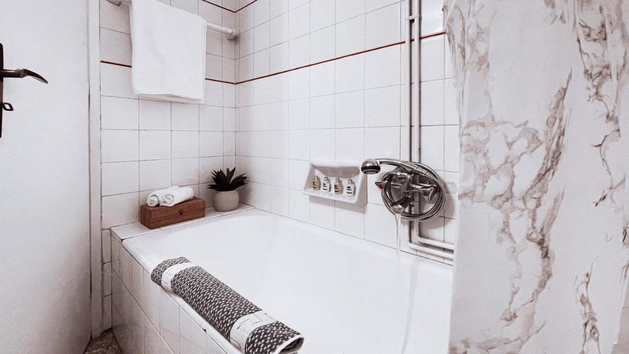 Vintage 2-Bedroom Apt In The Heart Of The City Athens Luaran gambar