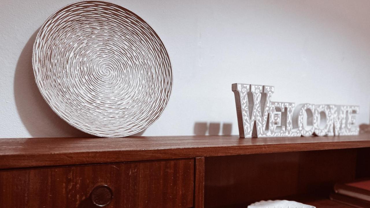 Vintage 2-Bedroom Apt In The Heart Of The City Athens Luaran gambar