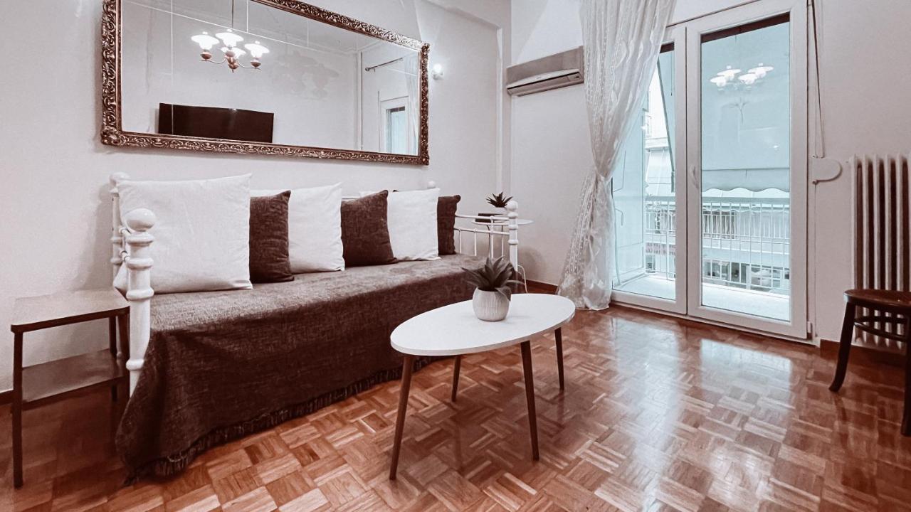 Vintage 2-Bedroom Apt In The Heart Of The City Athens Luaran gambar