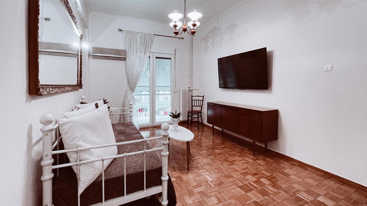 Vintage 2-Bedroom Apt In The Heart Of The City Athens Luaran gambar